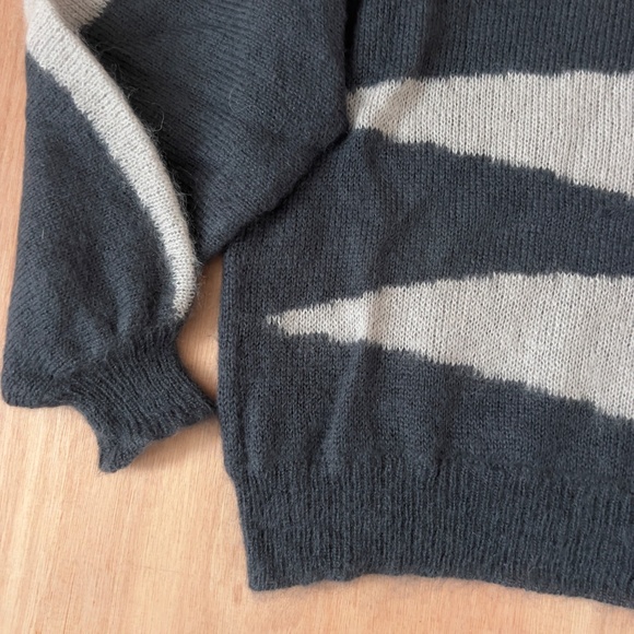 Vintage Escada superkid mohair blend sweater size 38 crewneck blue puff sleeve - Picture 2 of 7